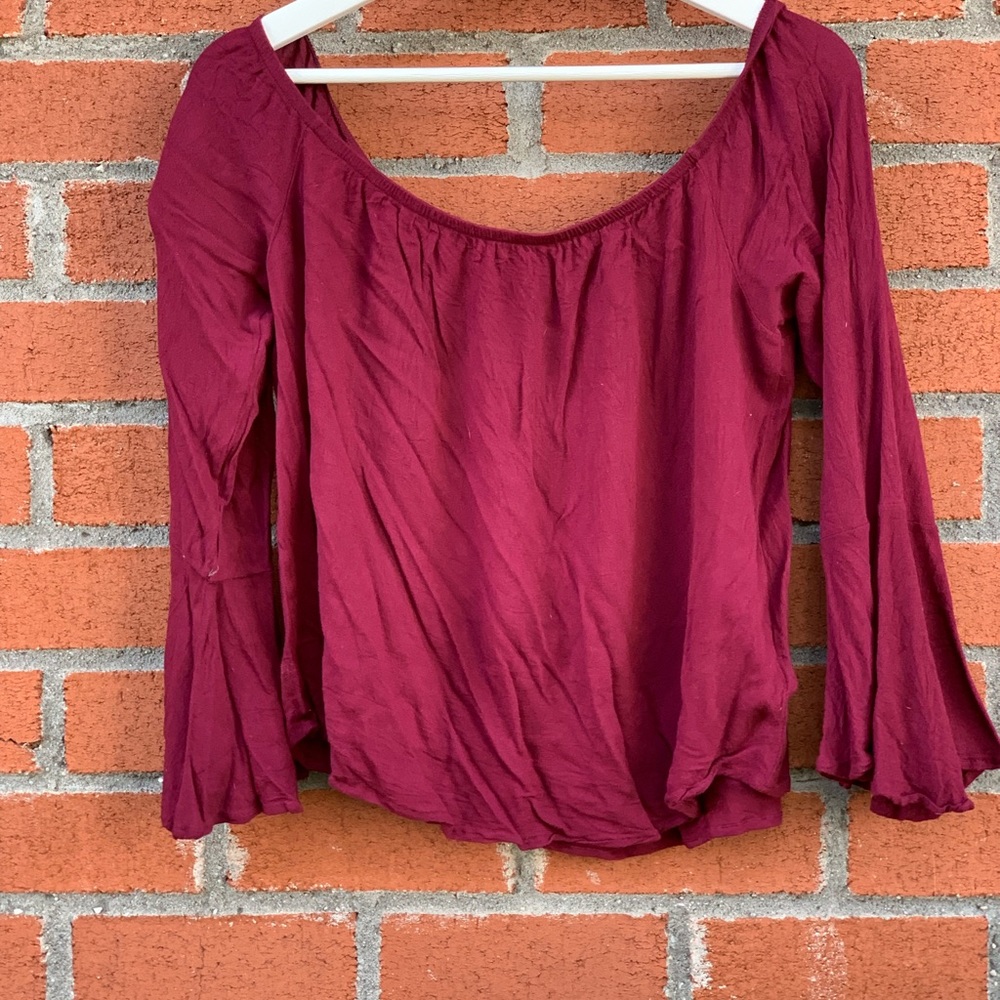 Maroon flowy off the shoulder lomg sleeve